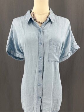 Women's Light Blue Short-Sleeve Button Down Shirt - Classic Collared Top